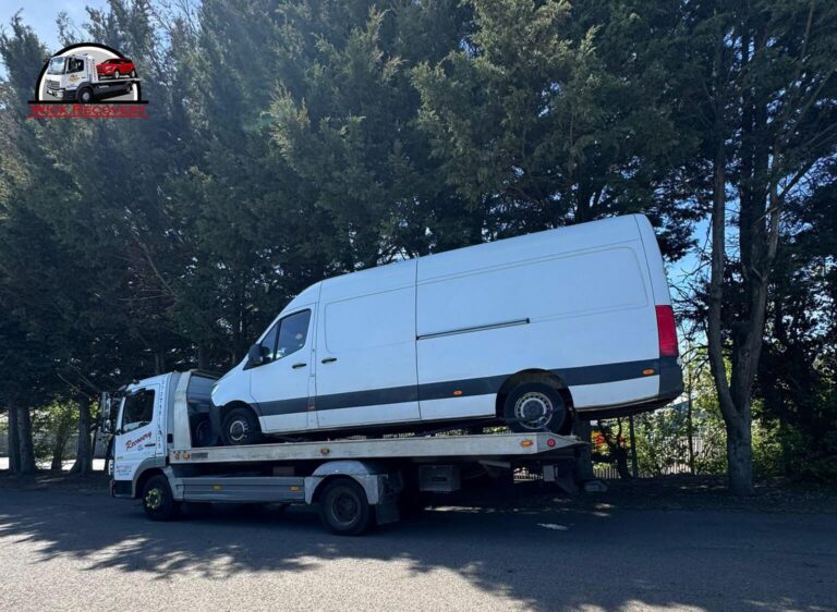 24/7 vehicle recovery van in action on the M25 motorway